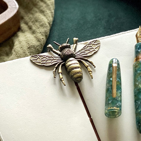 Esterbrook Bee Page Holder